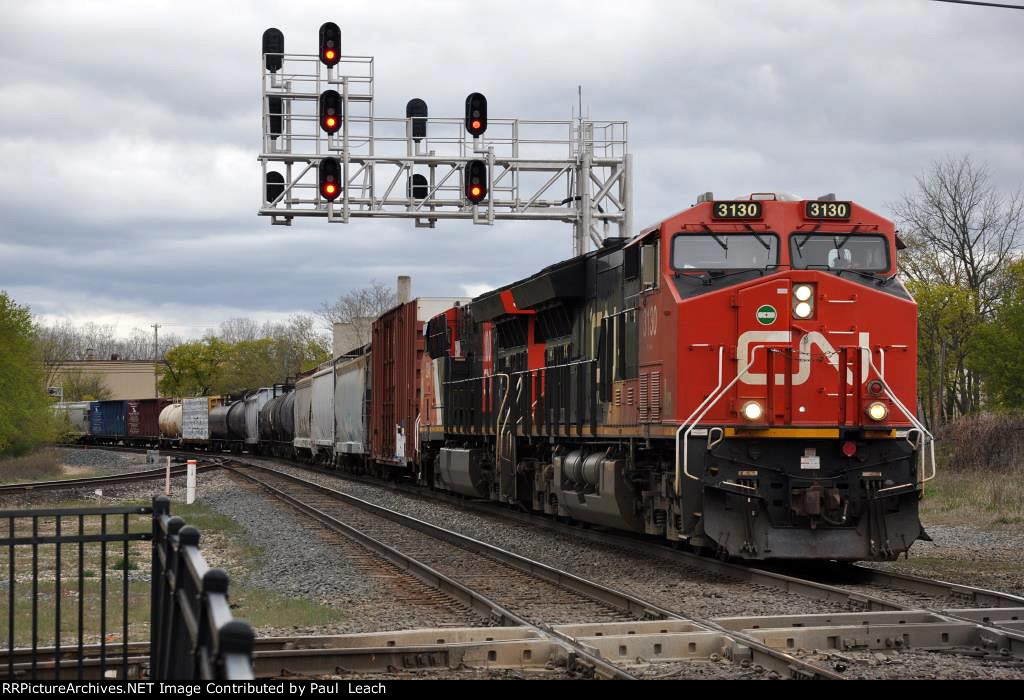 Eastbound manifest approaches the diamonds